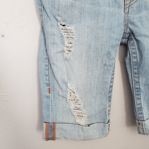 True Religion Women's 28 Light Wash Denim Knee Length Short Bermuda Shorts Jean - Picture 7 of 8